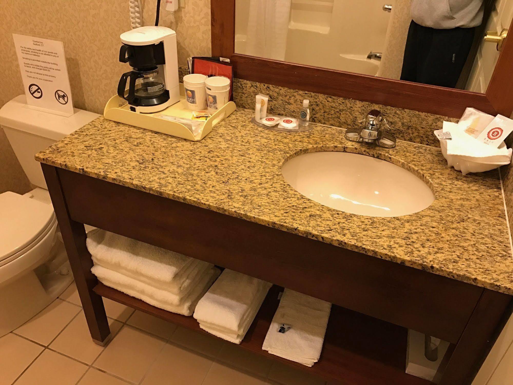 Comfort Inn Guilford Near I-95 Kültér fotó